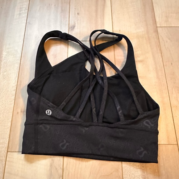 Lululemon Free to Be Serene Cross-Front bra size 4 Colour: Yogo Emboss Black - Picture 5 of 5
